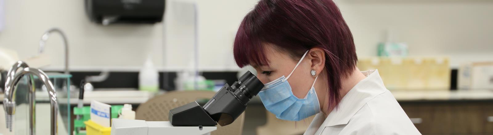 Mom of three pursued her interest in science at BSC 和 found a lifelong career ——图片