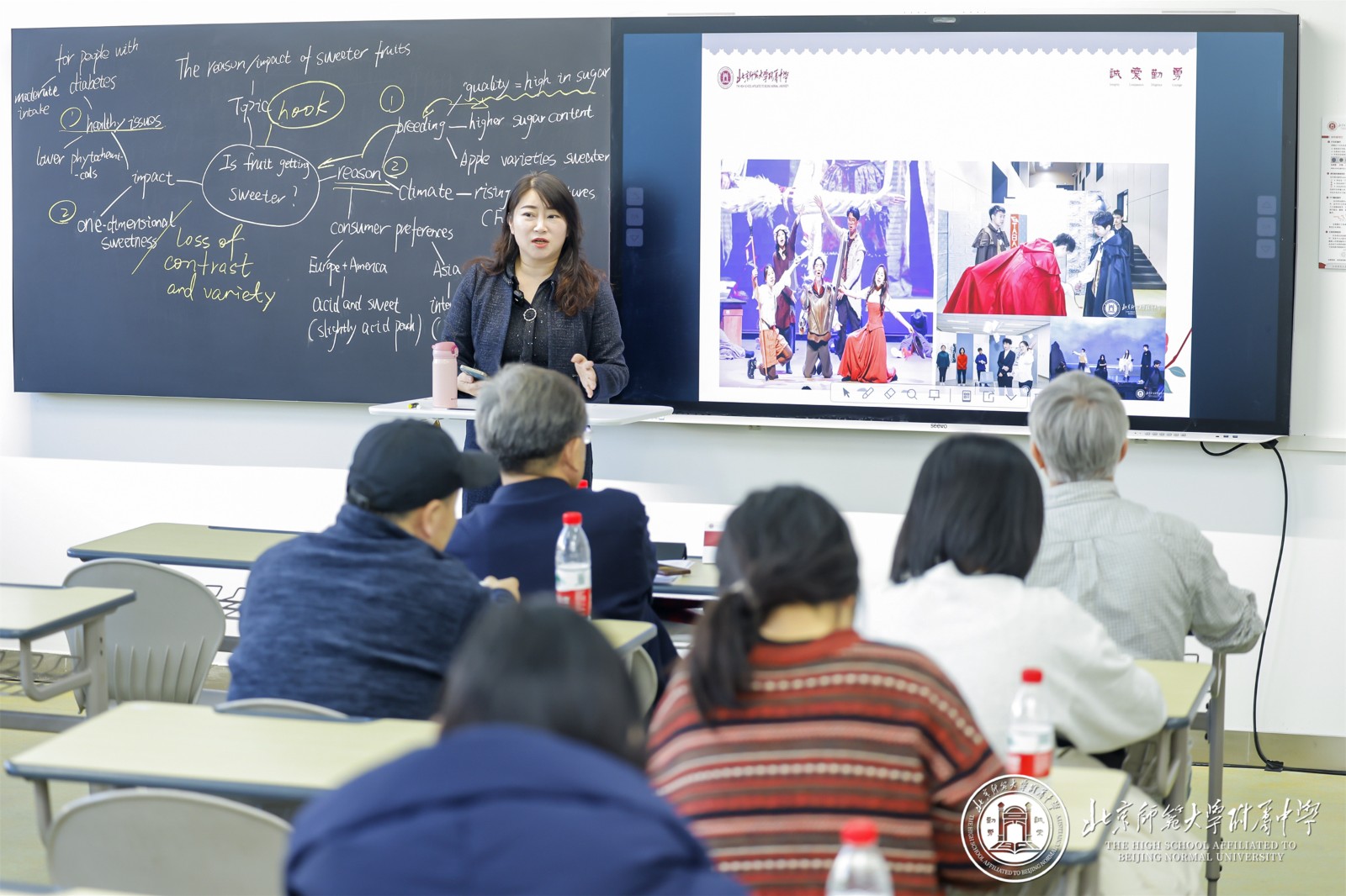 20250106187051.jpg 外语组长王薇薇老师进行课程介绍.jpg