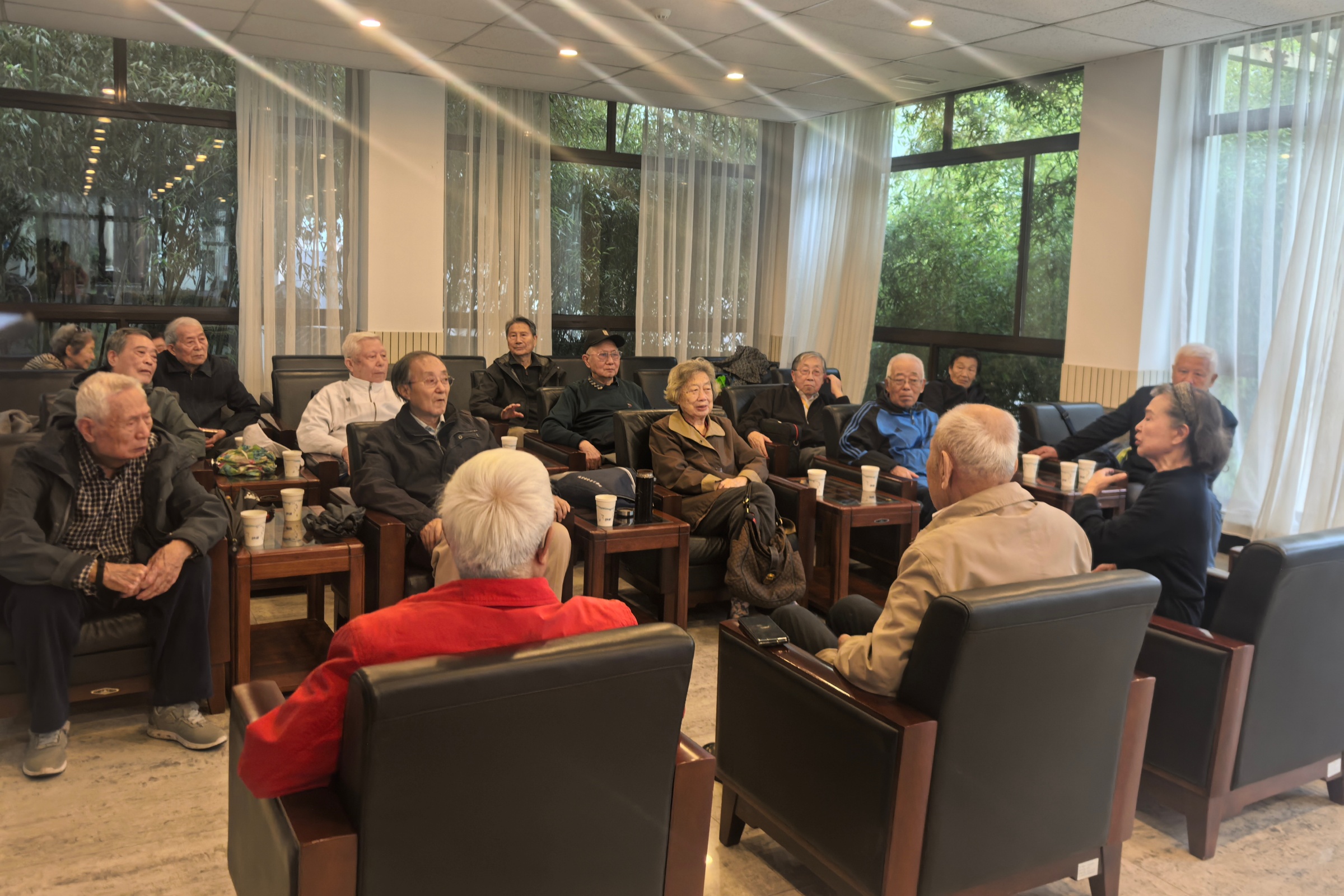 20251015344987.jpg 06dfb64051ae162665189ec3a8e308d9.jpg