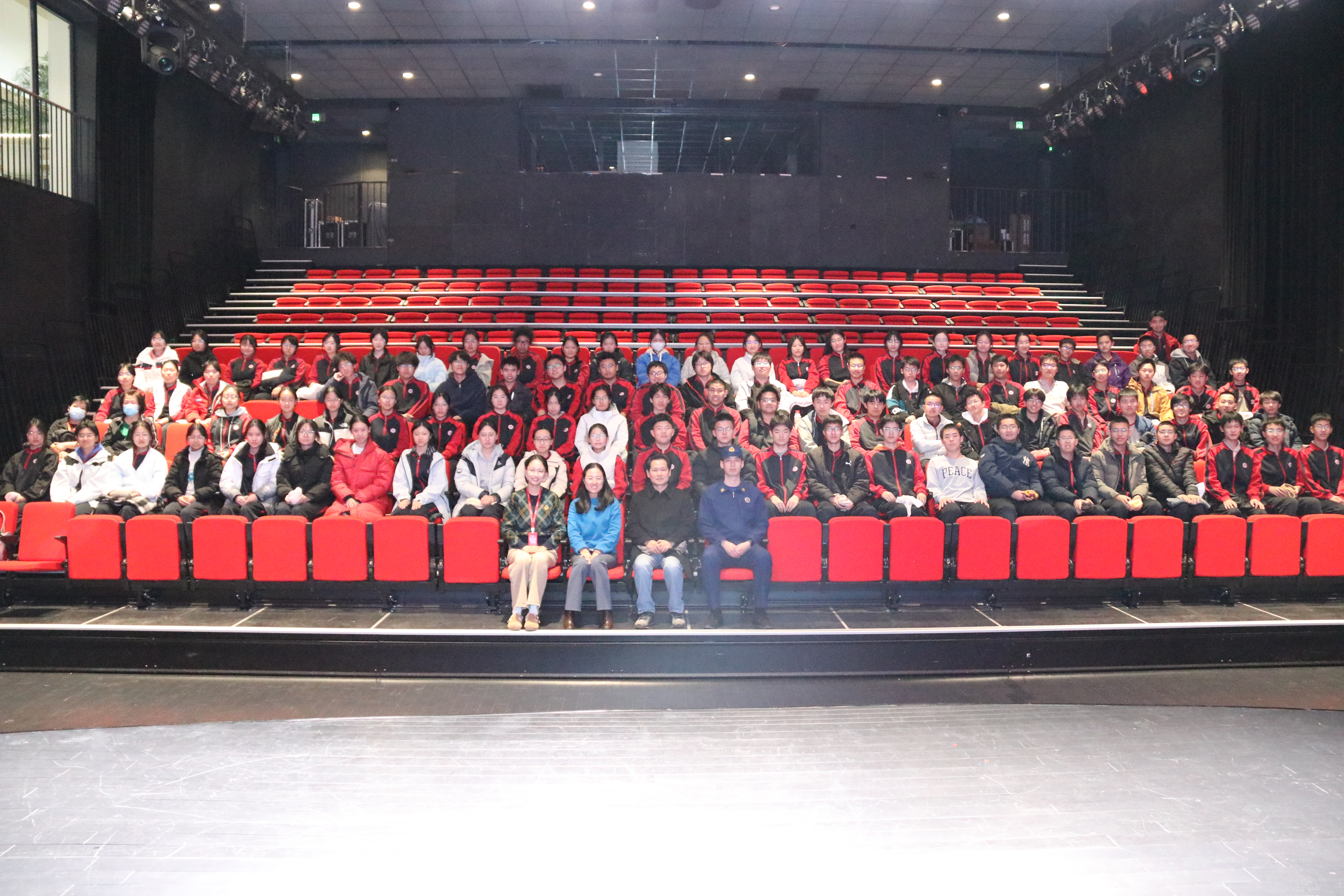 20251223433357.jpg 2d9f5d9261f32ec193bf985952267188.jpg