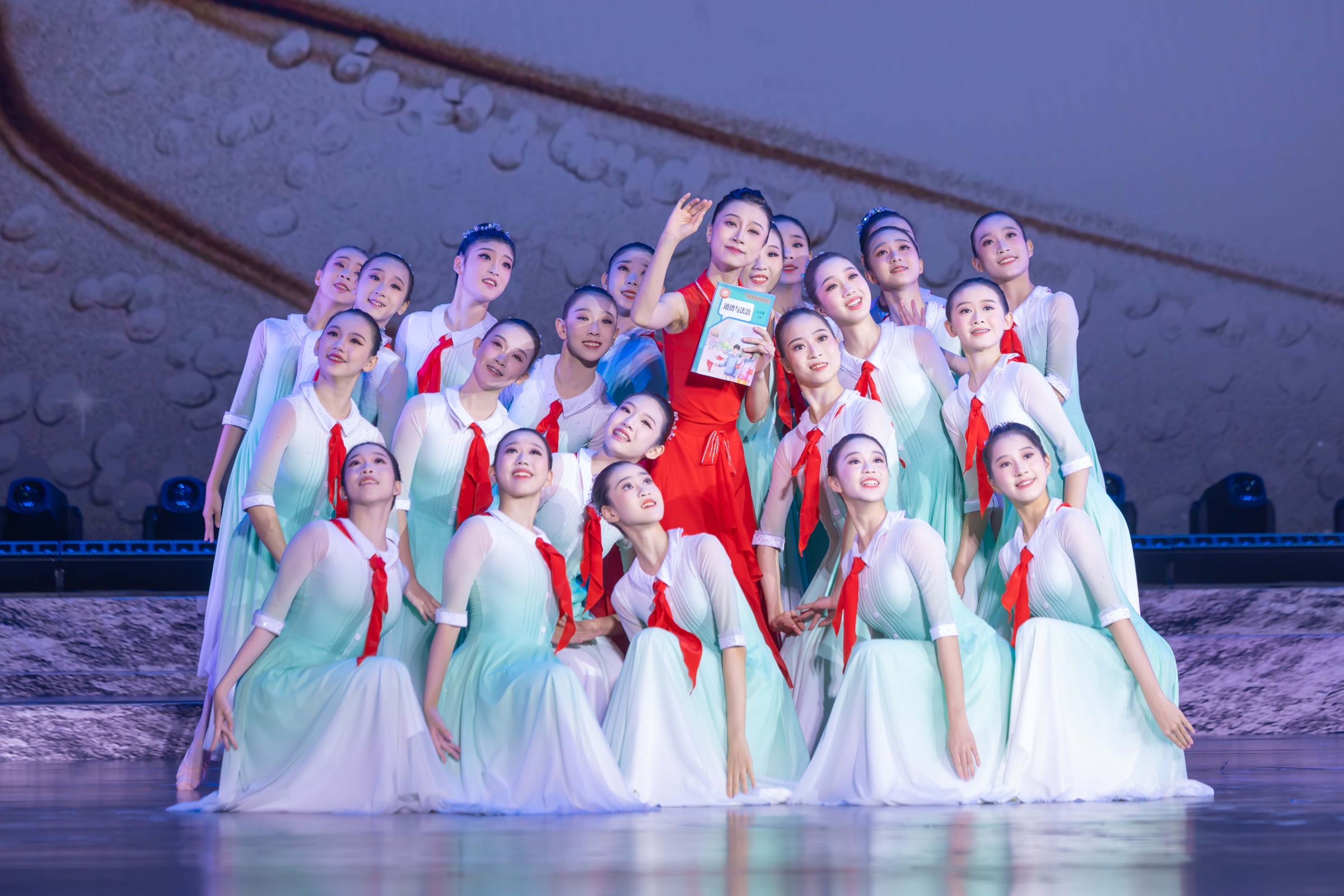 20251225823554.jpg 提案背后的星光 2.jpg