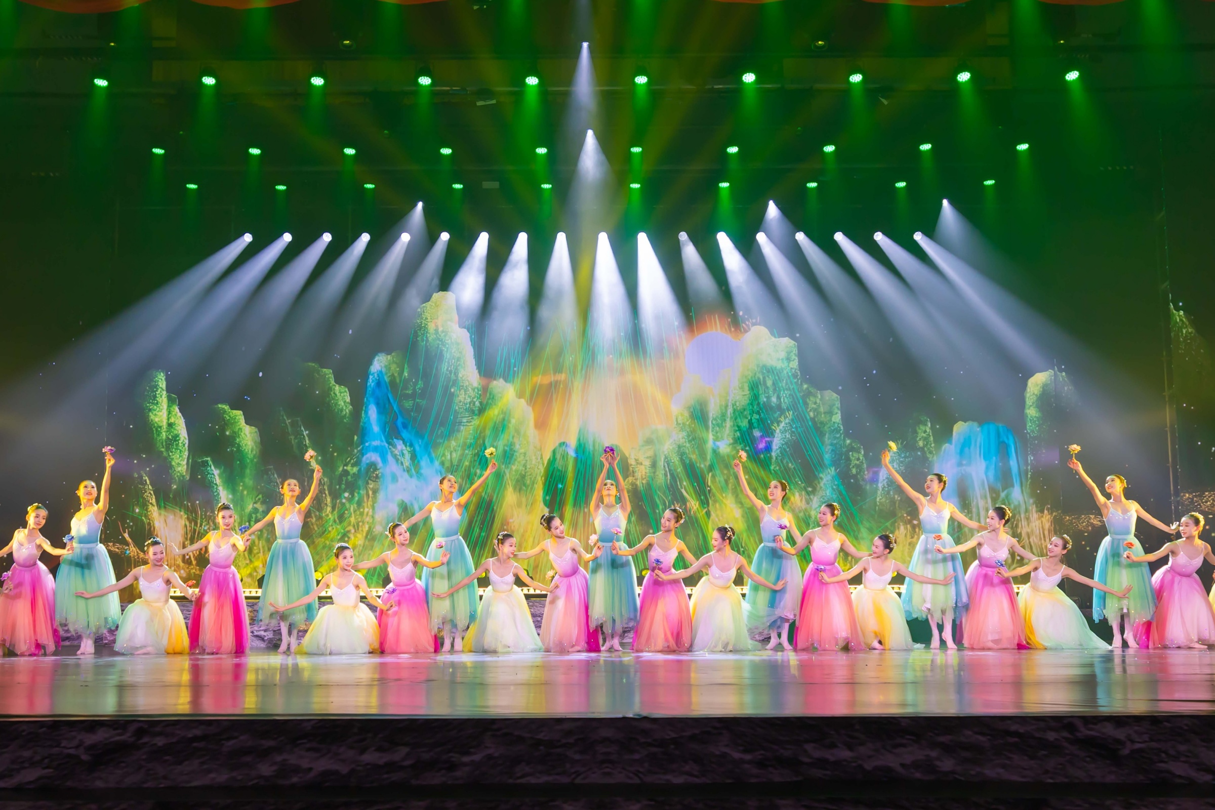 20251225959723.jpg 春天的故事.jpg